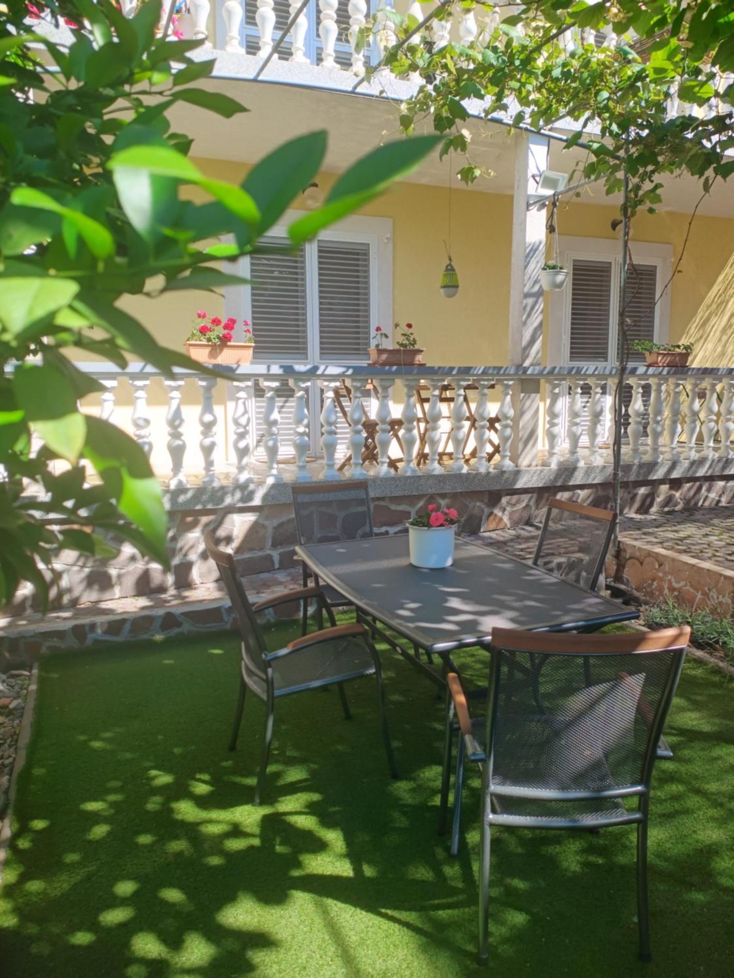 Livaja -100m2 ,free Parking, Klima,wifi Apartment