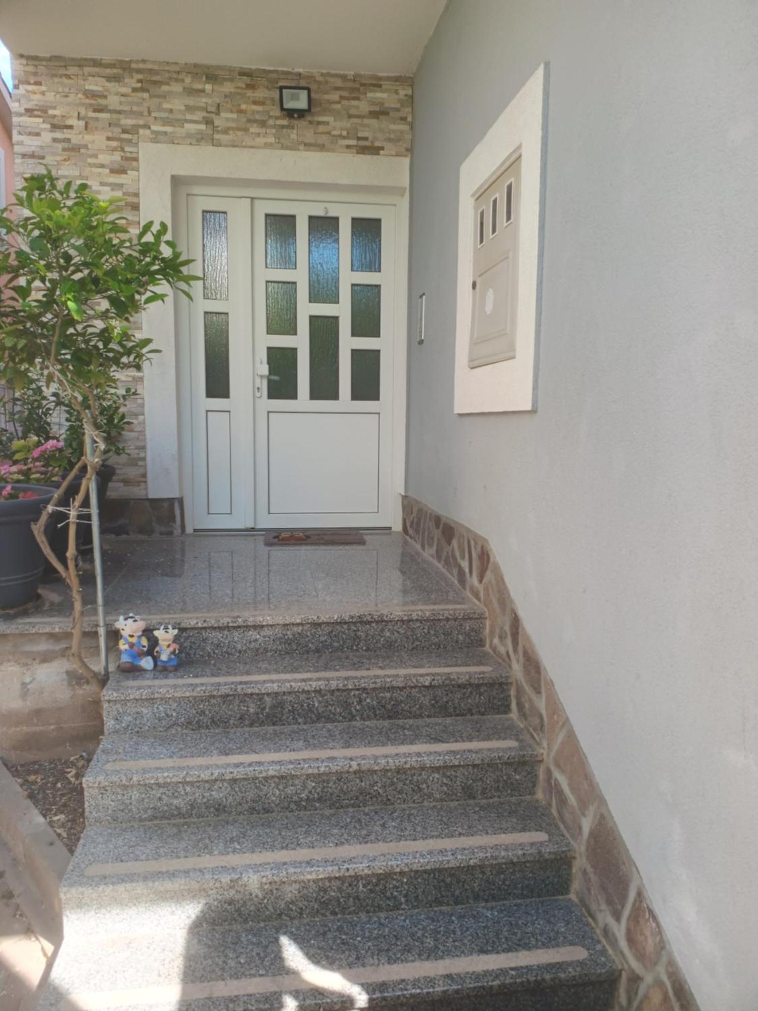 Apartma Livaja -100m2 ,free Parking, Klima,wifi *